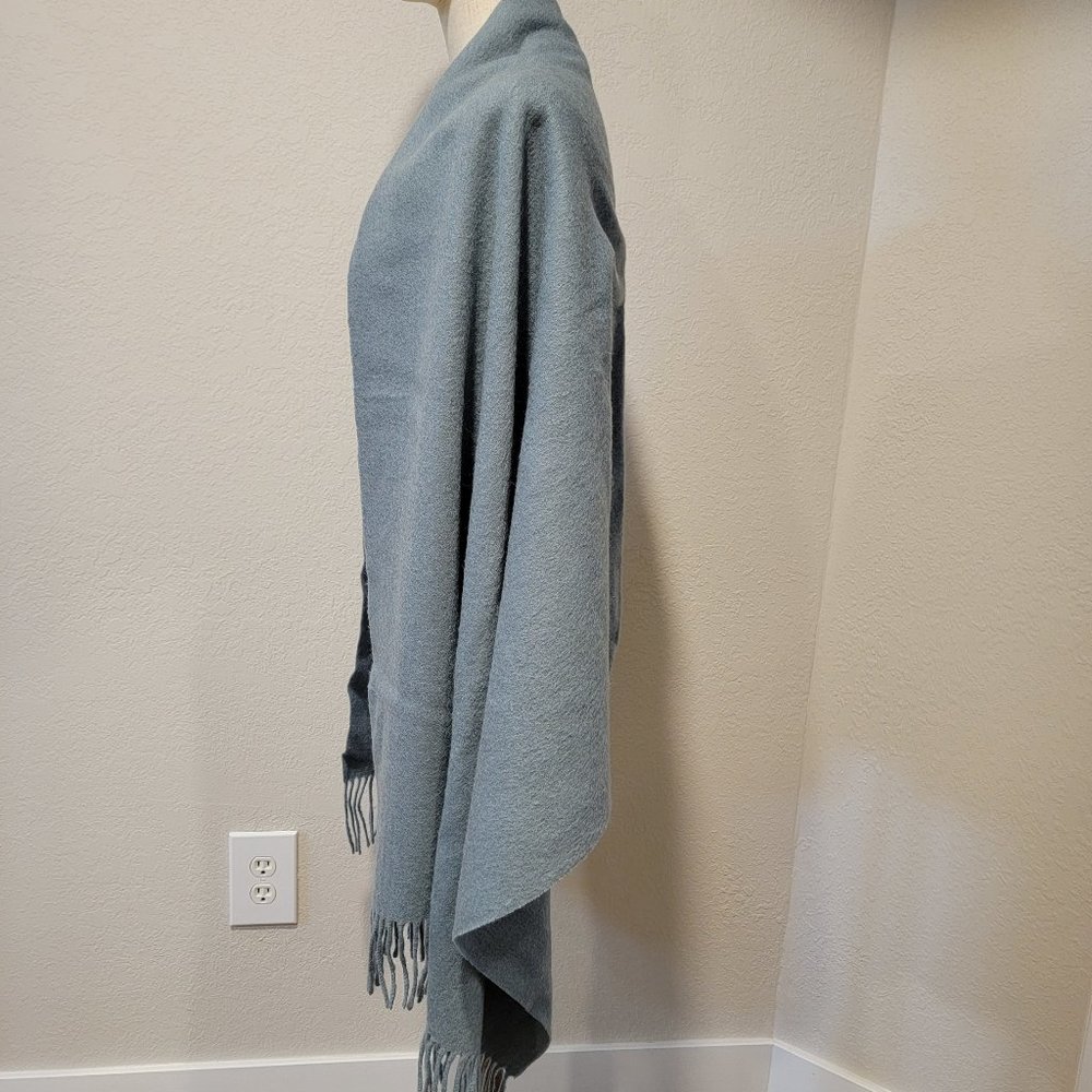 Fringed Wool-Blend Pashmina, Blue/Grey, One Size. Excellent Condition! - Picture 2 of 2
